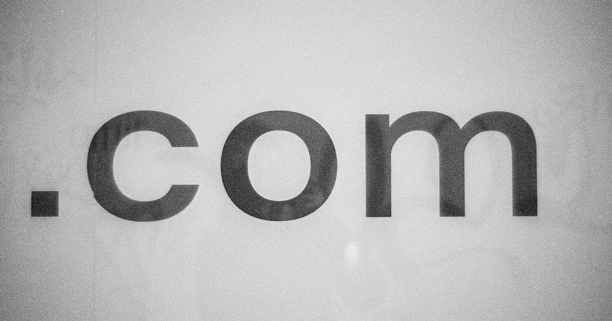 Blog de Just Quality en Granada: ¿Qué dominio compro, el .com ó .es?