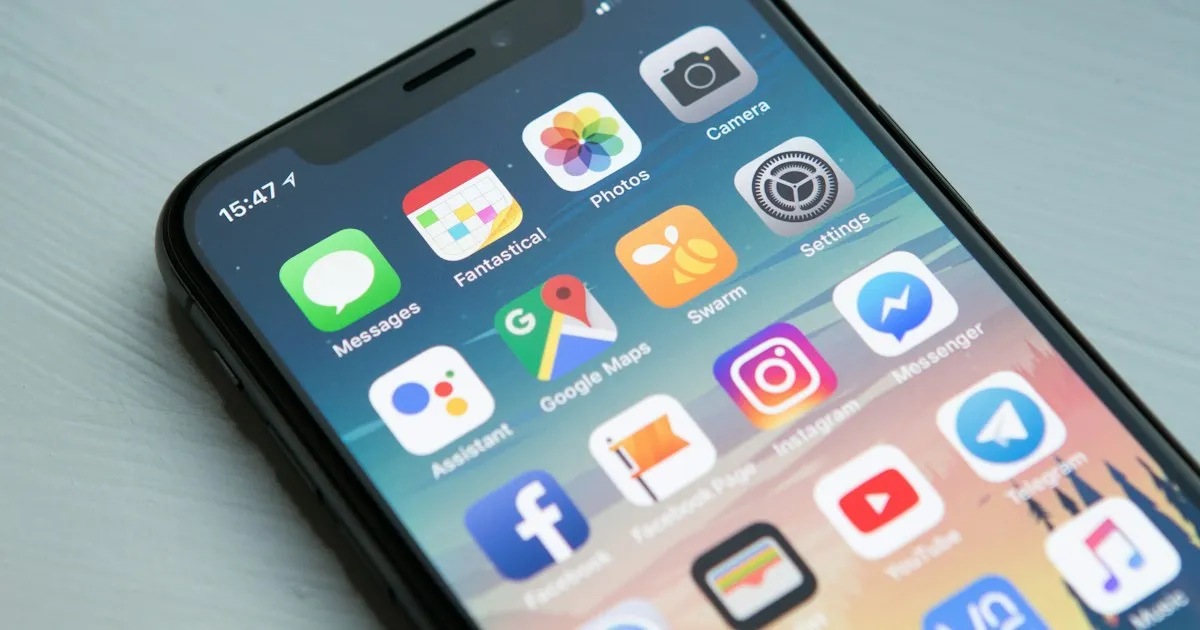 Blog de Just Quality en Granada: ¿Necesito una web propia si ya tengo Instagram y Google Business?